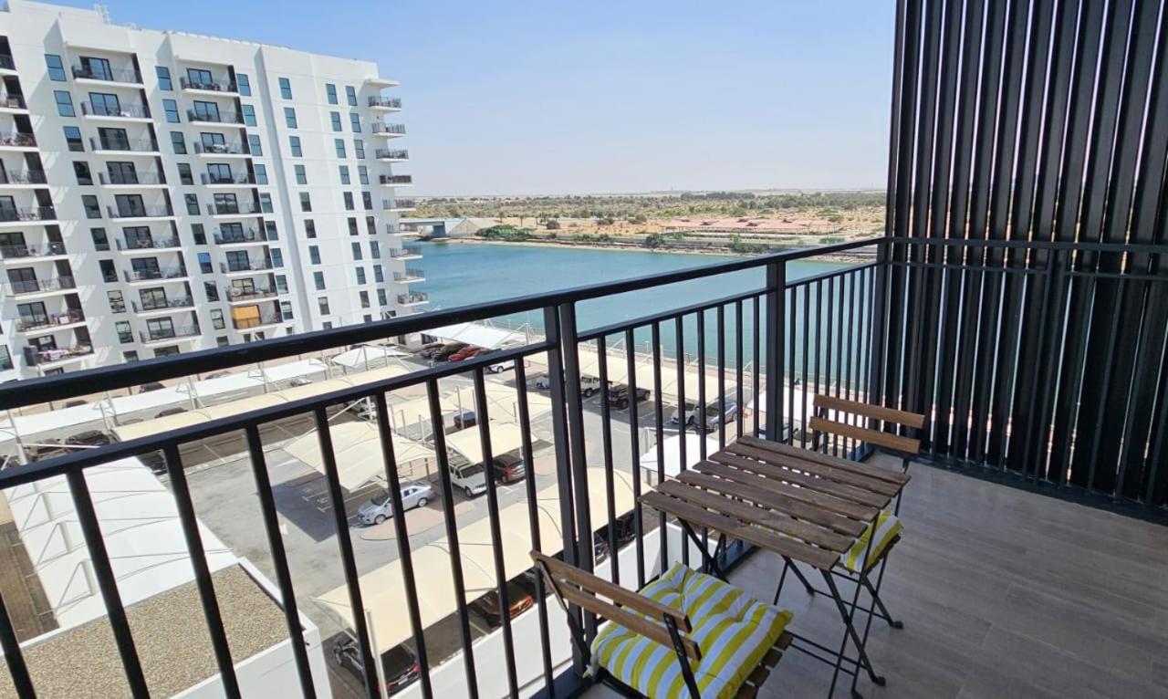 B1 Studio In Yas With Canal View Abu Dhabi Esterno foto